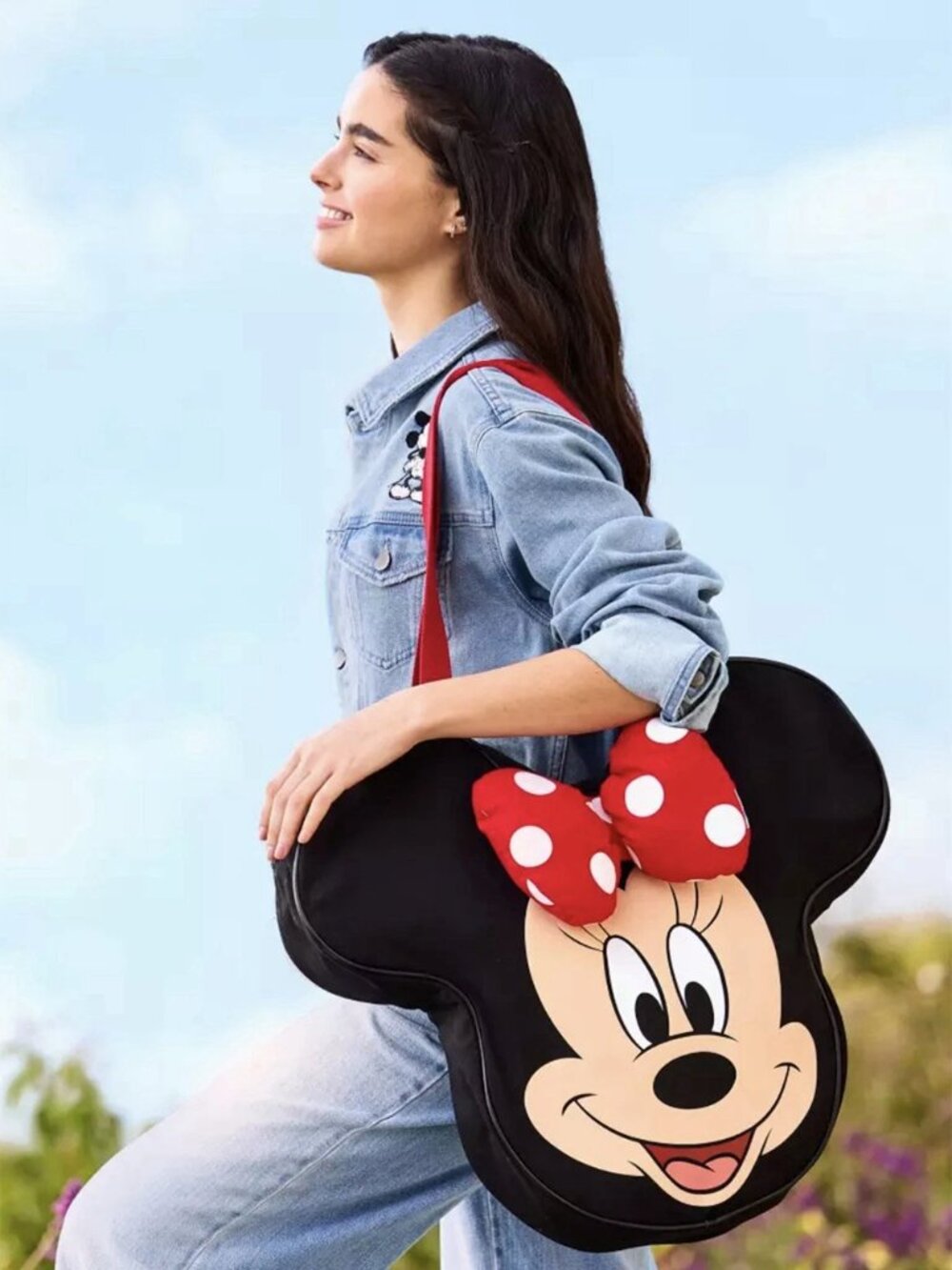 NWT Disney Store large Minnie Mouse face tote with signature on back